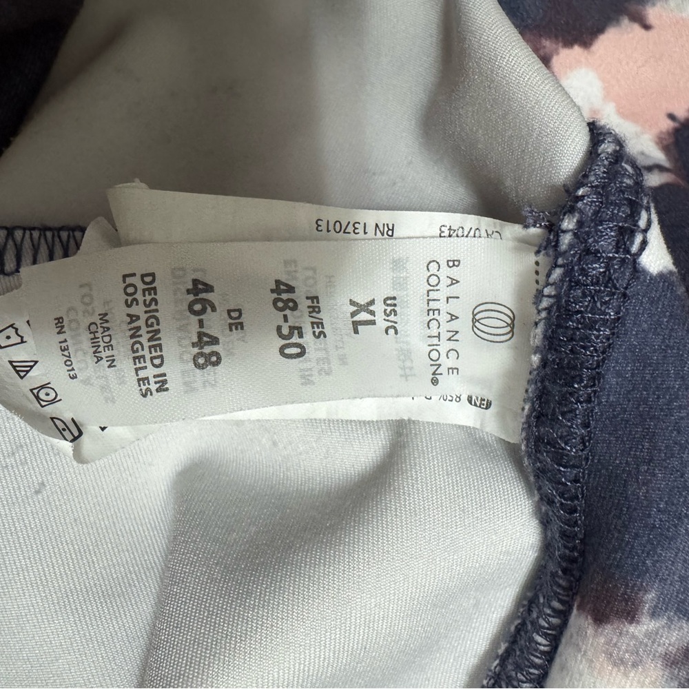 Balance Collection Abstract Pattern Leggings - Picture 2 of 3